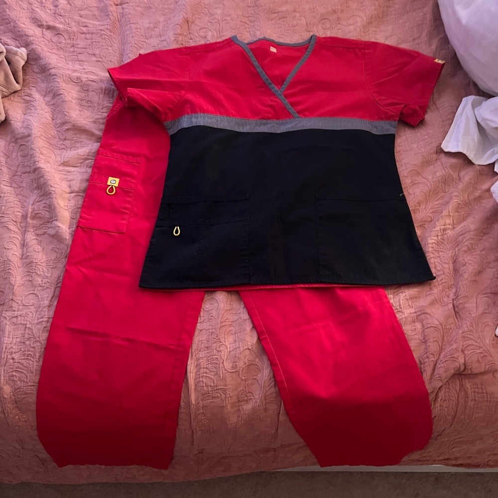 WonderWink Red & Black Medical Scrub Top & Bottoms Set